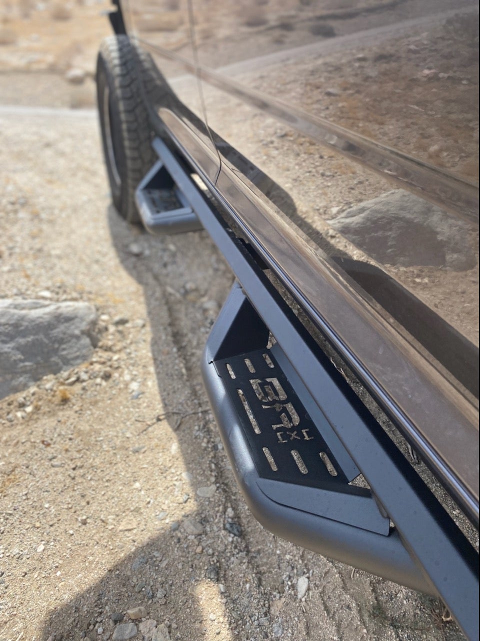 2009-2018 DODGE RAM 1500 CREW CAB/2018-2024 DODGE RAM 1500 CREW CAB (CLASSIC BODY STYLE) 2010-2024 RAM 2500/3500/4500/5500 CREW CAB AMBUSH SIDE STEPS