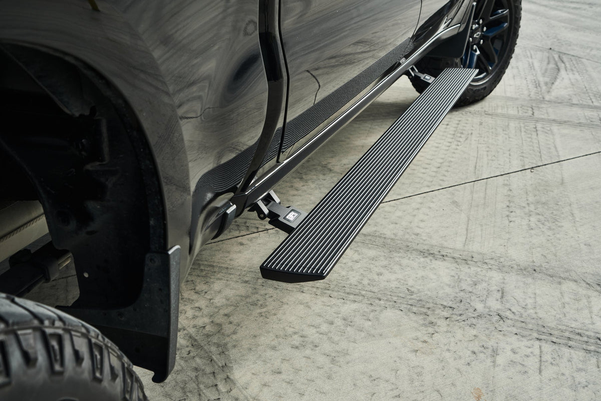 2019-2026 CHEVROLET SILVERADO/GMC SIERRA 1500/2500/3500 CREW CAB E-POWER  BOARD STEPS
