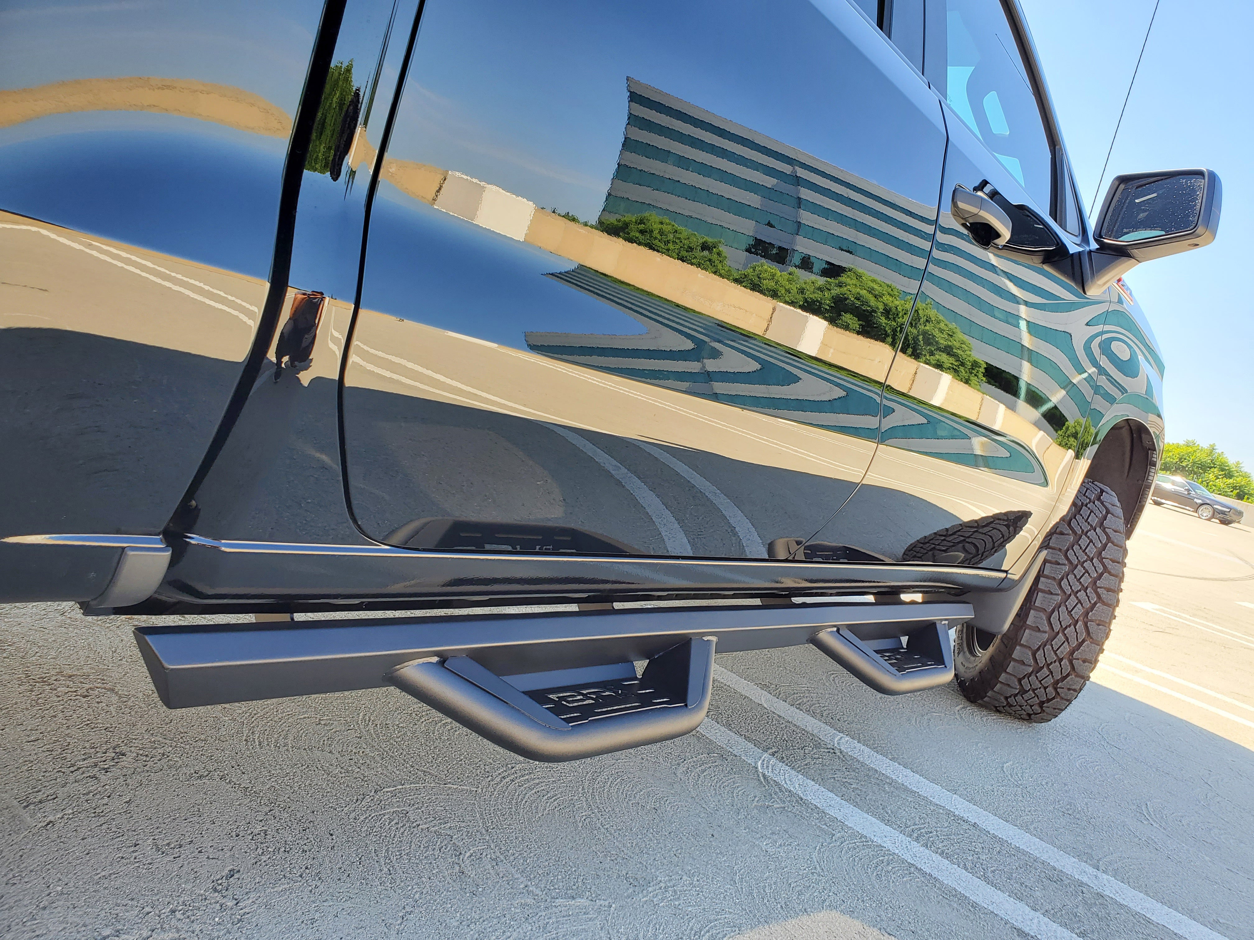 2019-2024 CHEVROLET SILVERADO 1500 CREW CAB/2020-2024 SILVERADO 2500/3500 CREW CAB AMBUSH SIDE STEPS